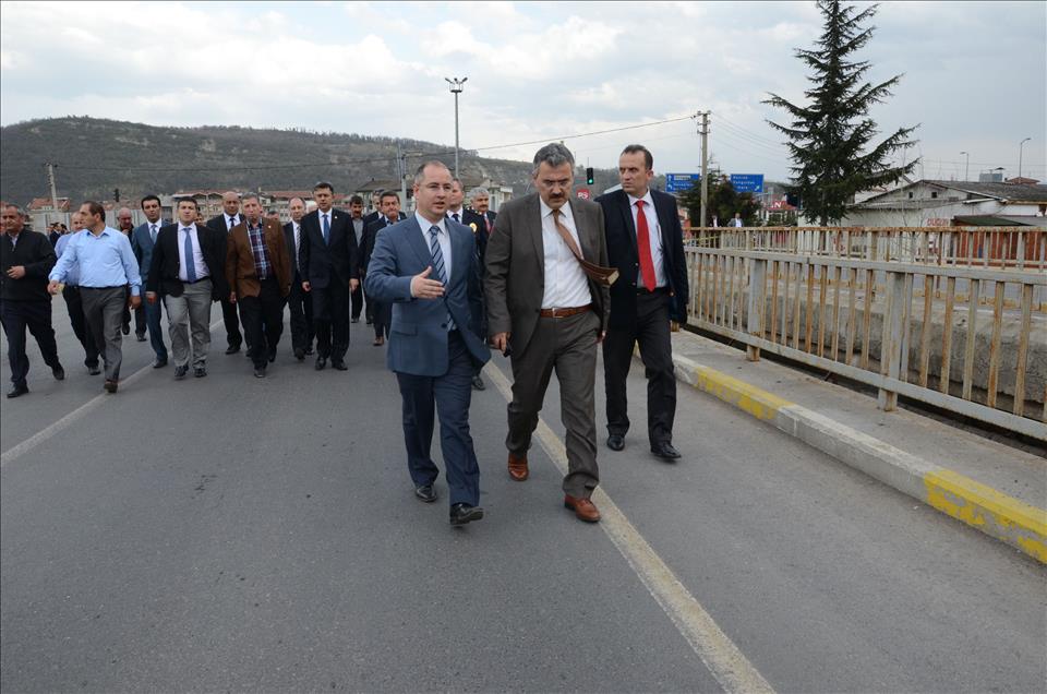 CAYCUMA'DA FILYOS CAYI UZERINDEKI KOPRUNUN COKMESI