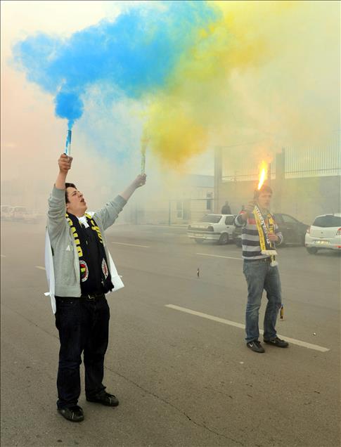 FENERBAHCE'YE BOSNAK TARAFTAR DESTEGI