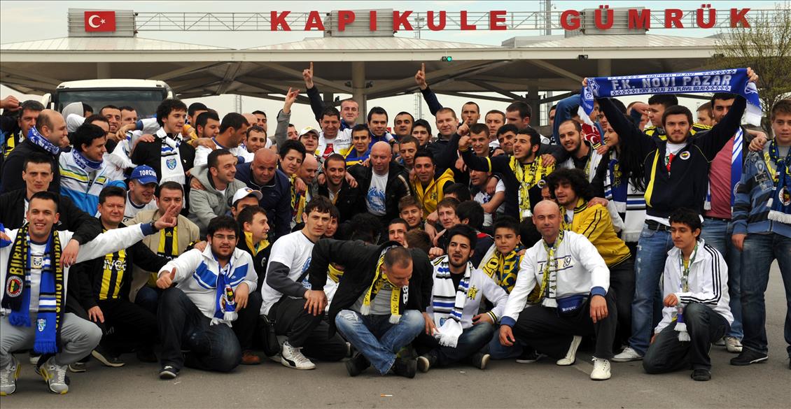 FENERBAHCE'YE BOSNAK TARAFTAR DESTEGI