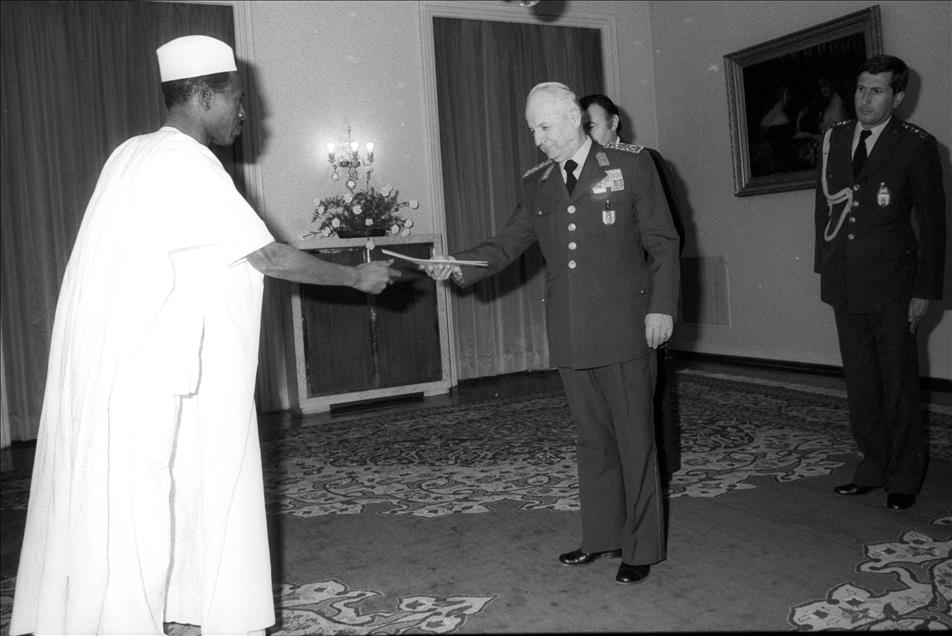 MAMA DOU TOUNKARA - KENAN EVREN