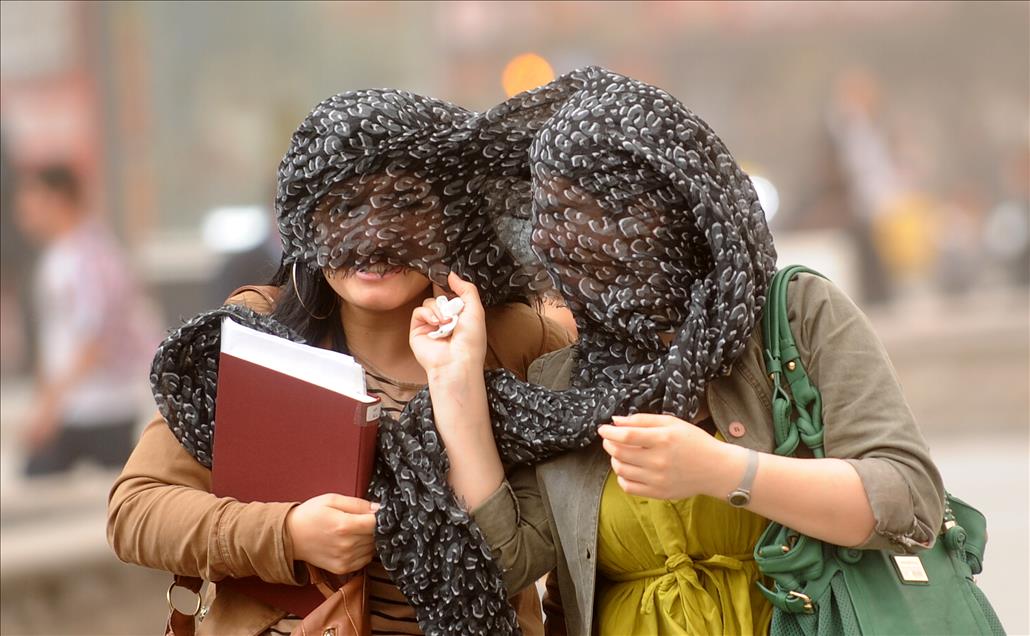 ANKARA'DA SIDDETLI RUZGAR