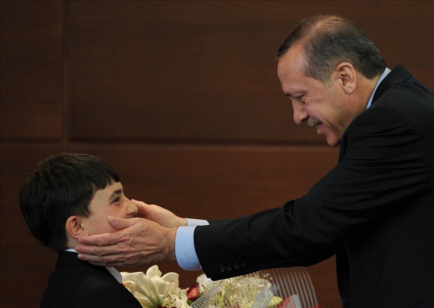 BASBAKAN ERDOGAN, KOLTUGUNU ENES KARABULUT' A DEVRETTI