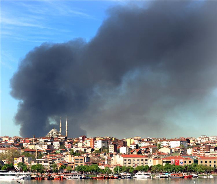 ZEYTINBURNU'NDAKI YANGIN 