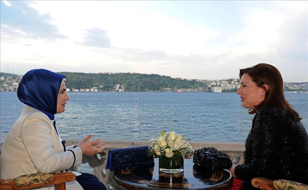 EMINE ERDOGAN - DINA JANBEK EL HASAVNEH