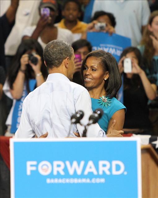 OBAMA ILK MITINGLERINI VIRGINIA VE OHIO EYALETLERINDE YAPTI