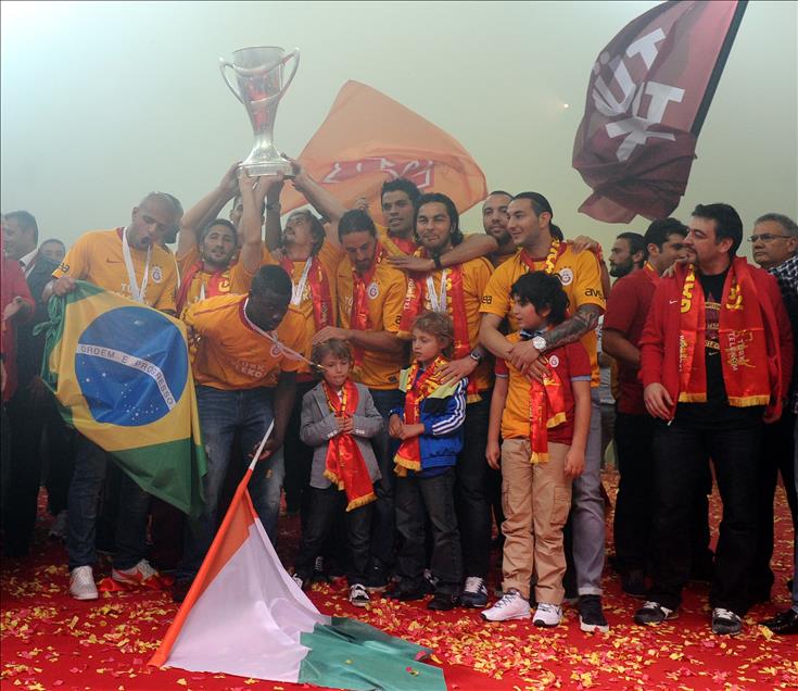 GALATASARAY SAMPIYONLUGU KUTLUYOR