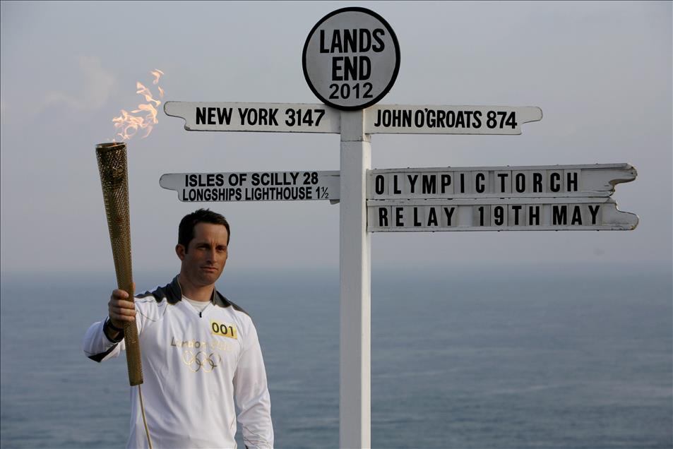 BRITAIN OLYMPIC TORCH RELAY LONDON 2012