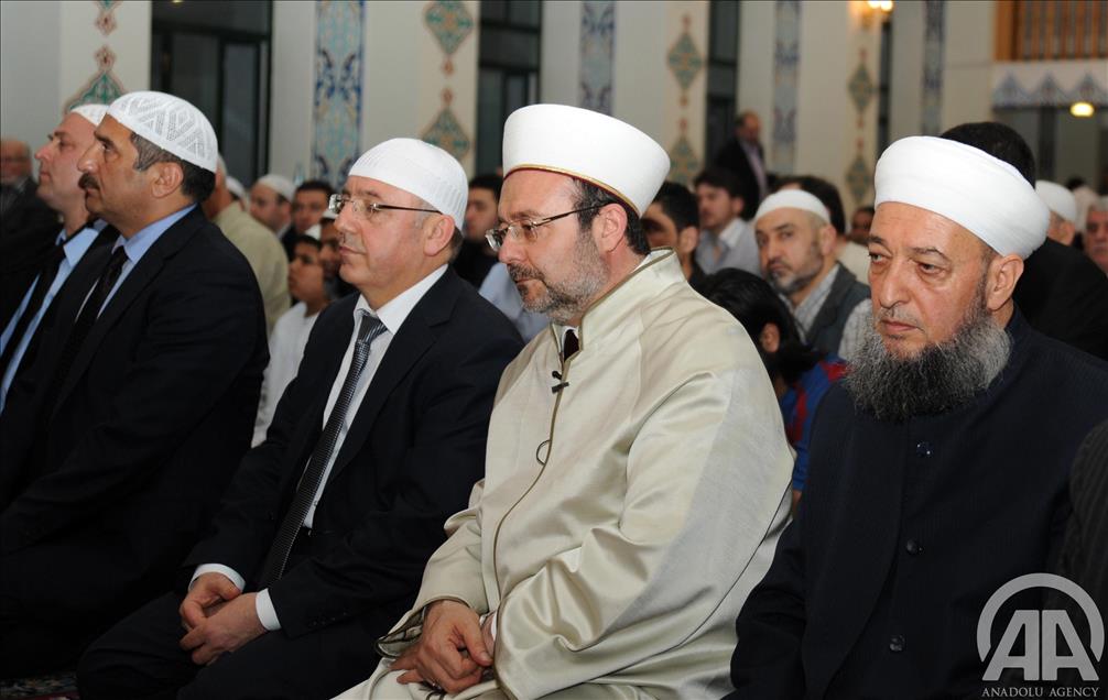 DIYANET ISLERI BASKANI GORMEZ LONDRA'DA