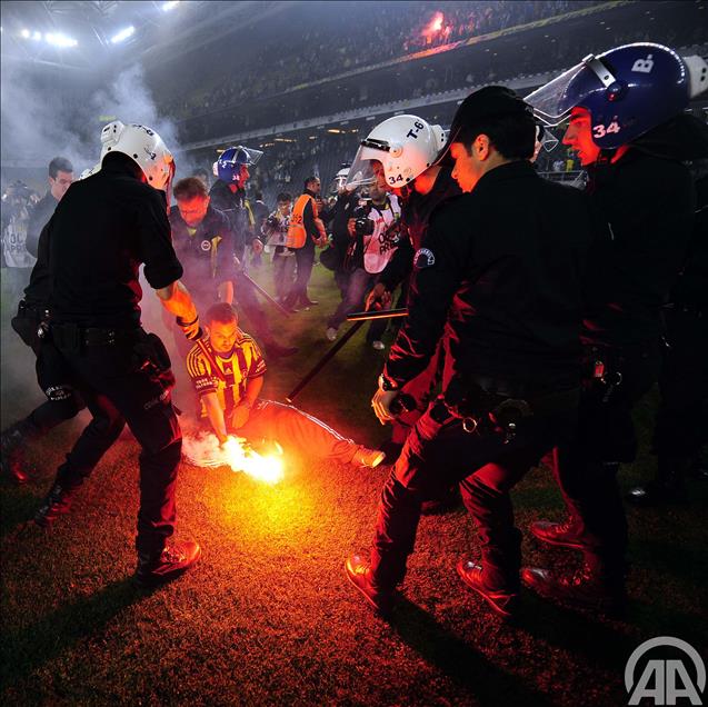 FENERBAHCE-GALATASARAY MACI SONRASI OLAYLAR CIKTI