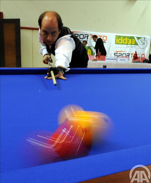 69. 3 BANT FERDI AVRUPA BILARDO SAMPIYONASI BASLADI
