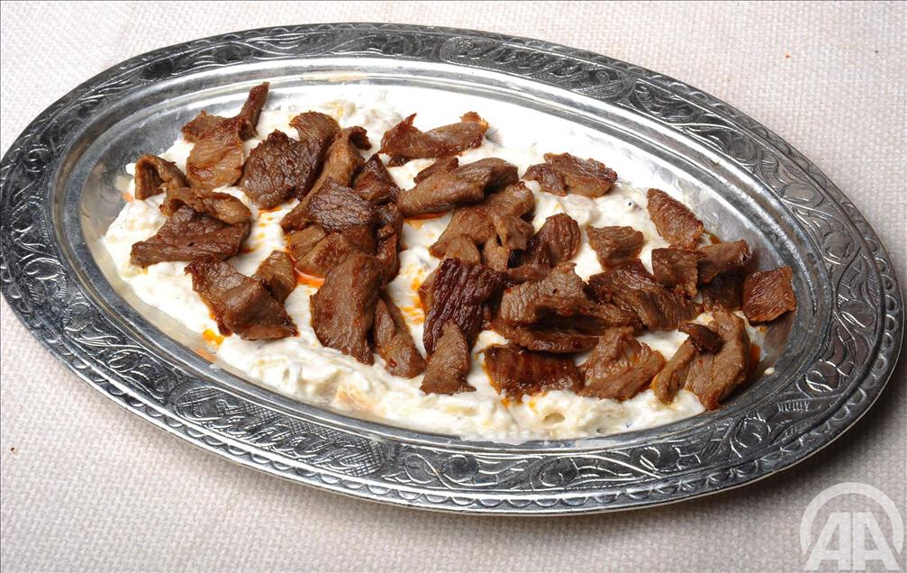 ''TURKIYE'NIN EN ZENGIN MUTFAGI'' AVRUPA'DA GORUCUYE CIKIYOR