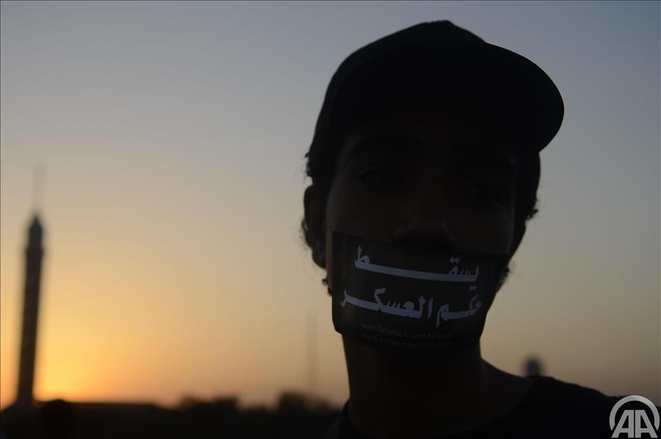 المصرييون يحيون الذكرى الثانية لوفاة خالد سعيد