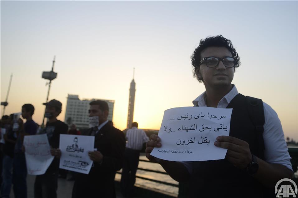 المصرييون يحيون الذكرى الثانية لوفاة خالد سعيد