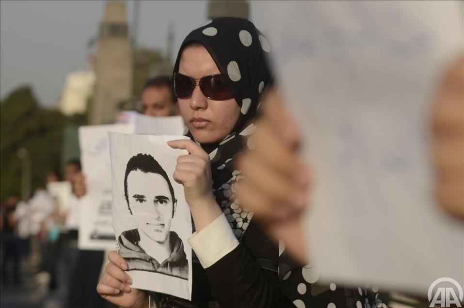 المصرييون يحيون الذكرى الثانية لوفاة خالد سعيد