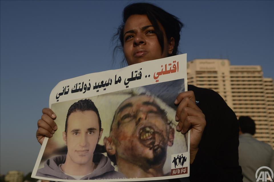 المصرييون يحيون الذكرى الثانية لوفاة خالد سعيد