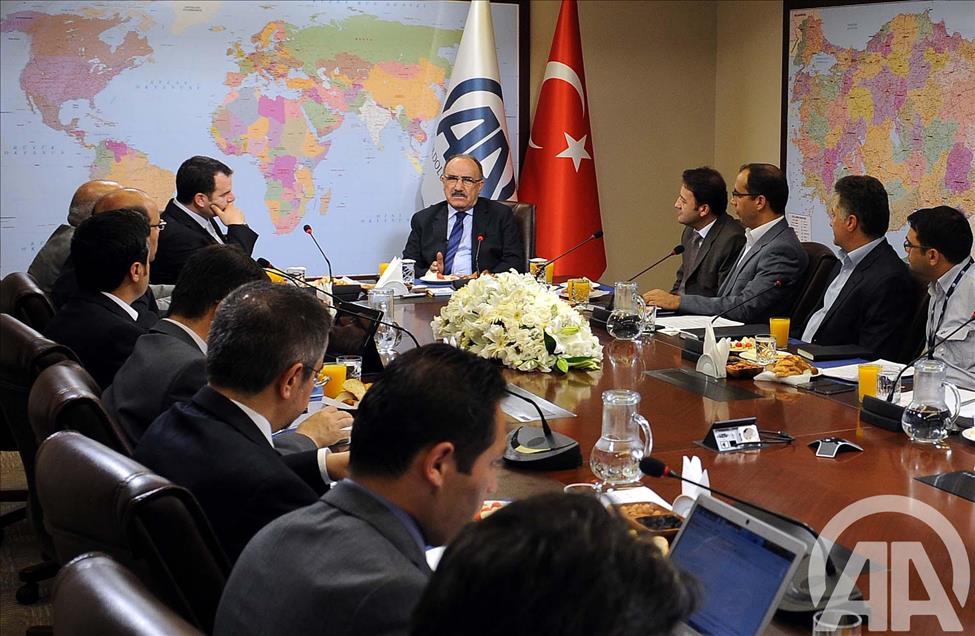 BASBAKAN YARDIMCISI ATALAY, AA EDITOR MASASI'NDA