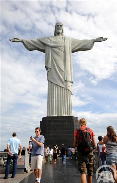 BREZILYA, CORCAVADO TEPESI TURISTLERIN UGRAK YERI