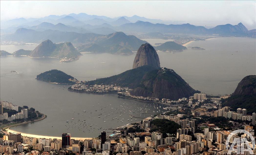 BREZILYA, CORCAVADO TEPESI TURISTLERIN UGRAK YERI