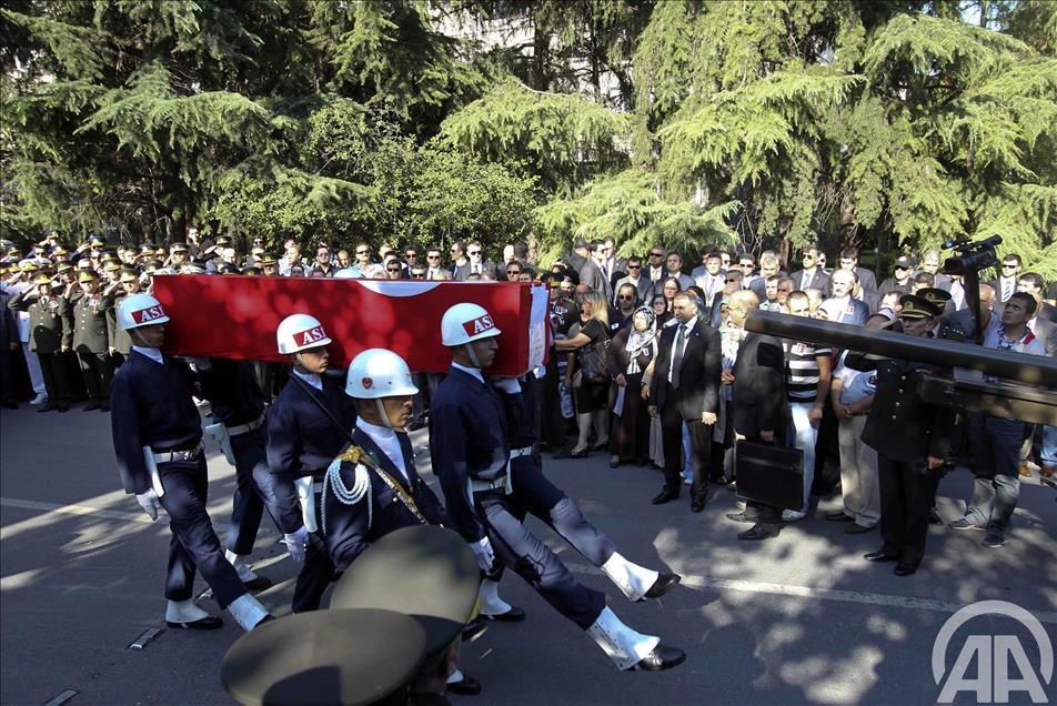 SEHIT PILOTLARIMIZI UGURLUYORUZ