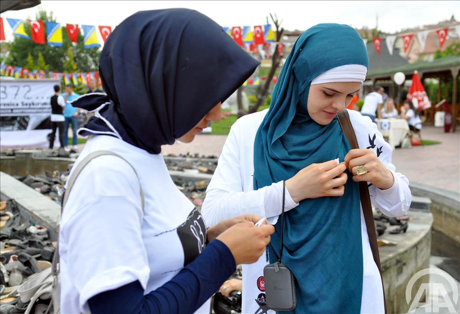 SREBRENITSA KATLIAMI ANILDI