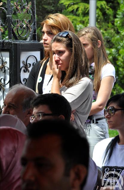 SREBRENITSA KATLIAMI ANILDI