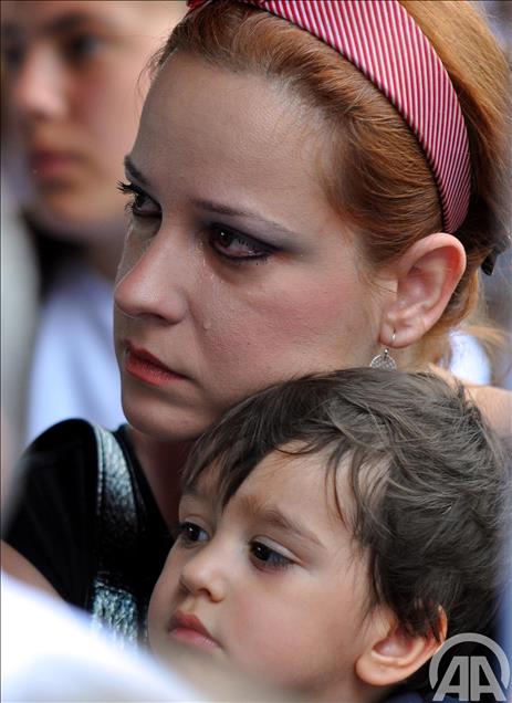 SREBRENITSA KATLIAMI ANILDI