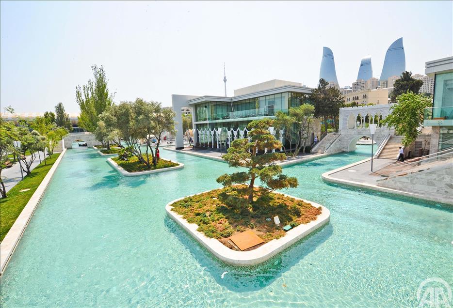 VENEDIK'I AZERBAYCAN'A GETIRDILER