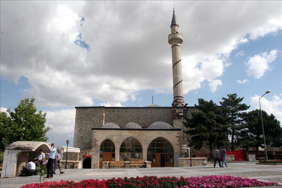 TURKIYE ASIRLIK CAMILERIYLE RAMAZANI KARSILAYACAK