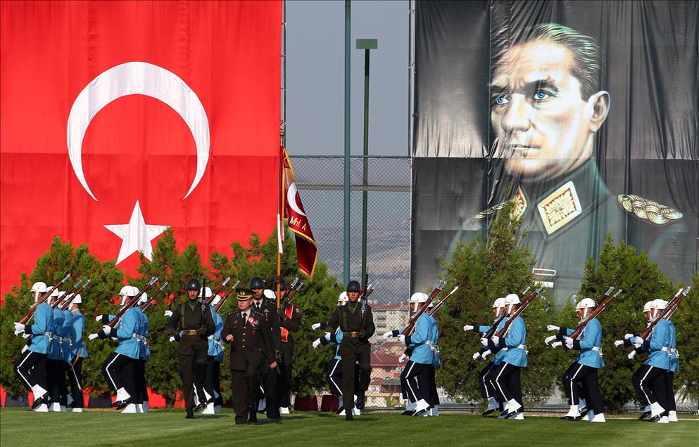 CUMHURBASKANLIGI MUHAFIZ ALAYI'NDA SANCAK DEVIR TESLIM TORENI