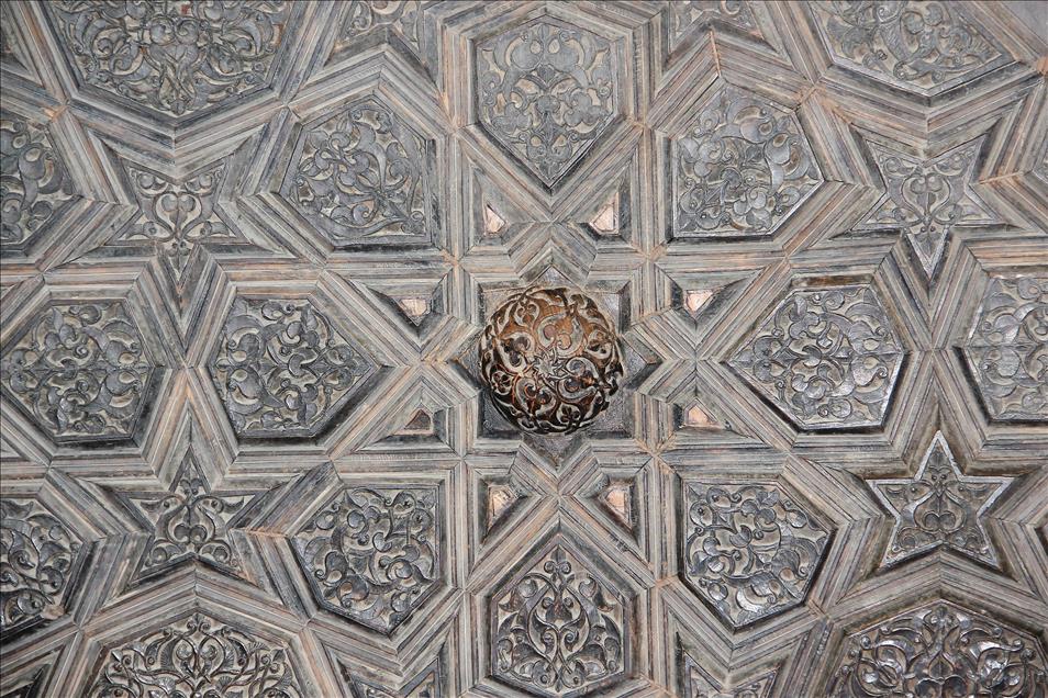 AHSAP VE CINININ MUHTESEM UYUMU: ESREFOGLU CAMII