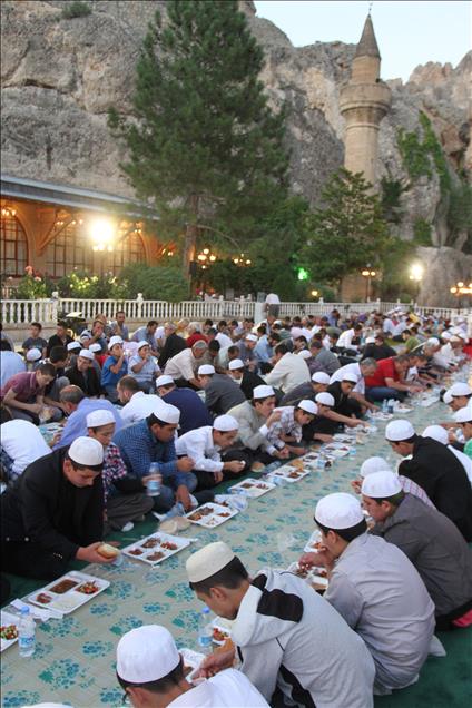 RAMAZANIN ILK IFTARI YAPILDI
