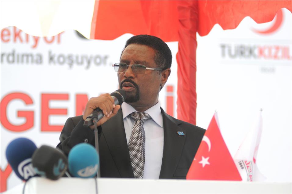 TURK KIZILAYI, SOMALI'YE 77 IS MAKINESI GONDERIYOR