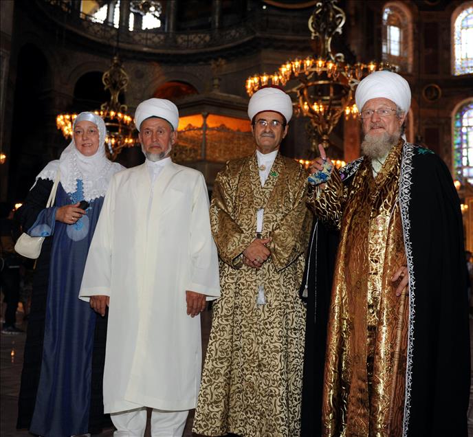 ISLAM DUNYASI RAMAZAN'DA ISTANBUL'DA BULUSUYOR