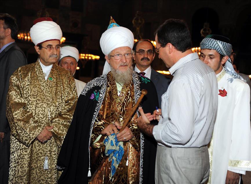 ISLAM DUNYASI RAMAZAN'DA ISTANBUL'DA BULUSUYOR