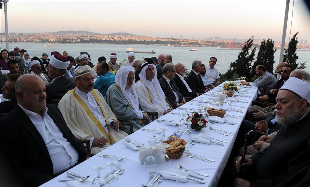 ISLAM DUNYASI RAMAZAN'DA ISTANBUL'DA BULUSUYOR