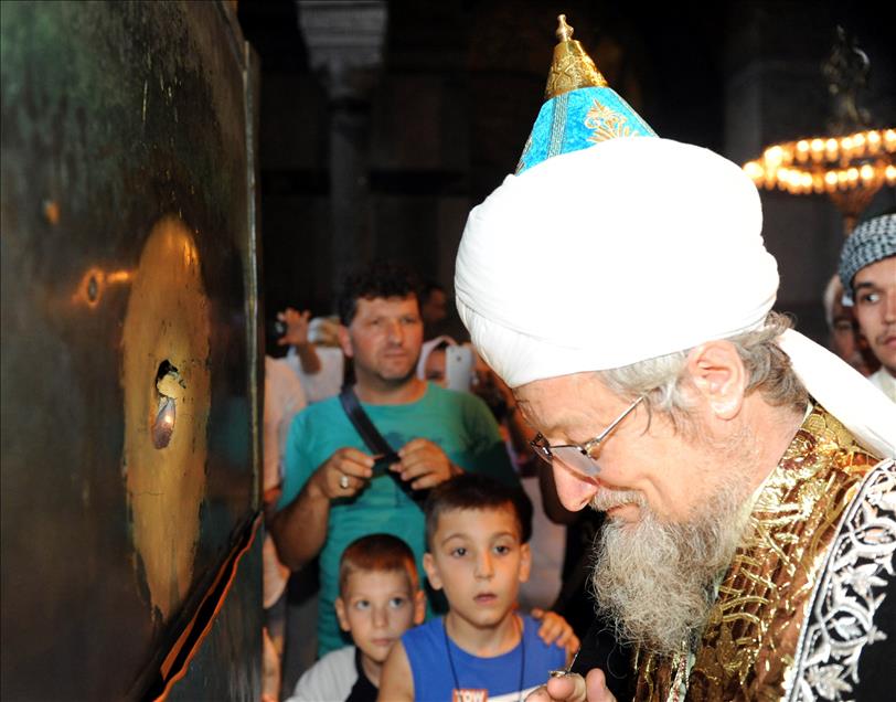 ISLAM DUNYASI RAMAZAN'DA ISTANBUL'DA BULUSUYOR