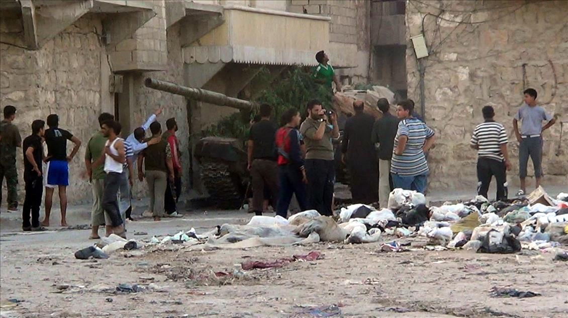 HALEP' TE ASKERLER 4 TANKLA MUHALIFLERE KATILDI.