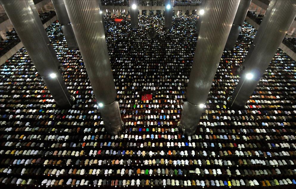ENDONEZYA'NIN BAGIMSIZLIK SEMBOLU ISTIKLAL CAMII