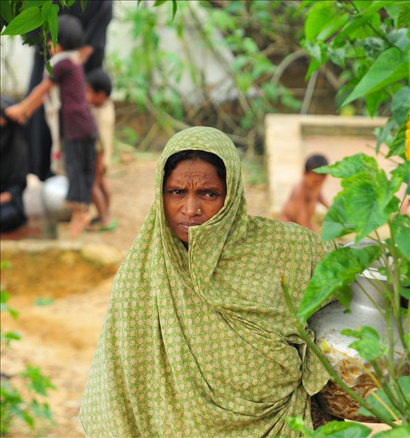 ROHINGYA MUSLIMS BETWEEN MYANMAR AND BANGLADESH