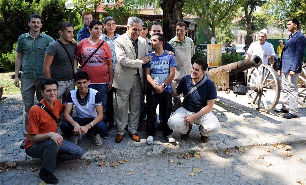 BASBAKAN YARDIMCISI BULENT ARINC