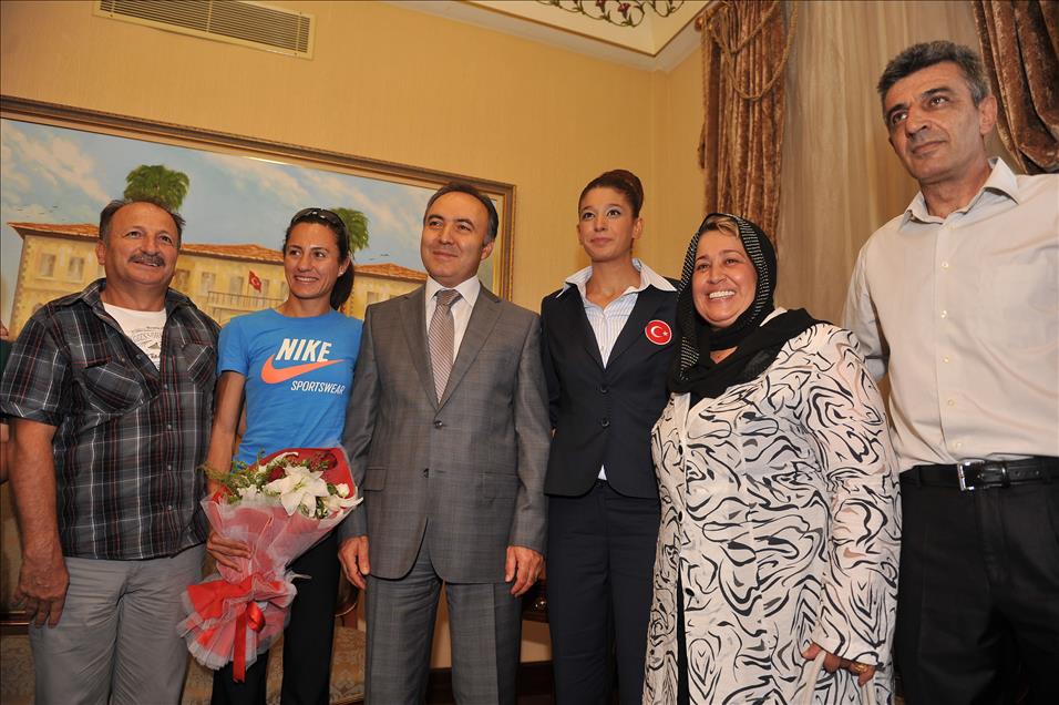 ASLI CAKIR ALPTEKIN VE NUR TATAR ANTALYA'DA