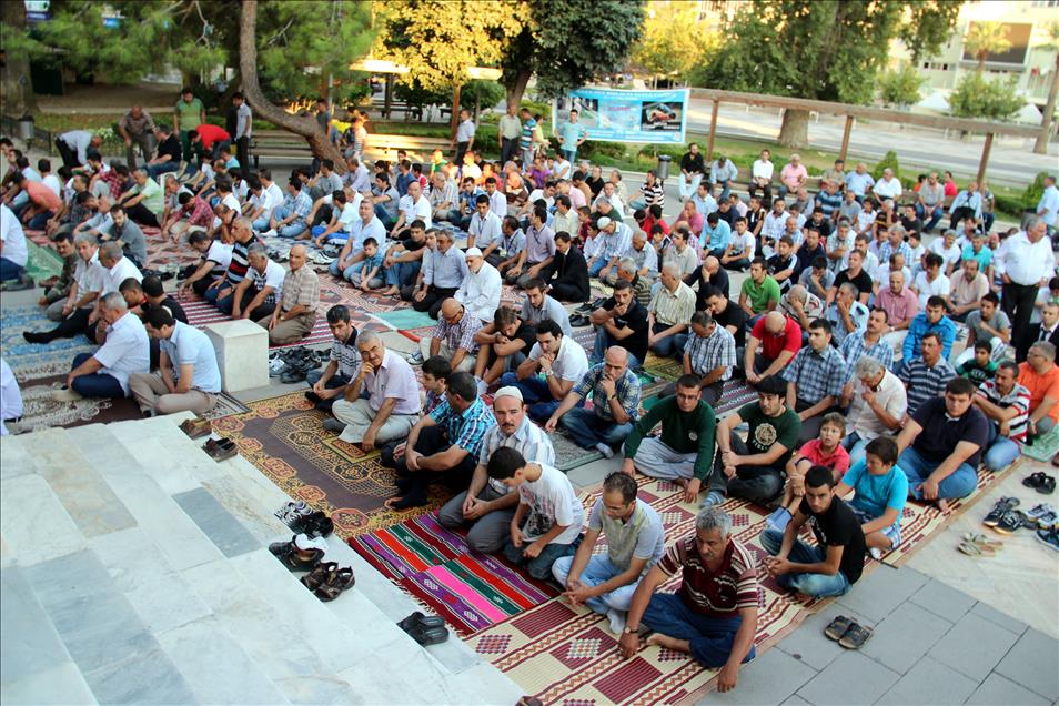 DENIZLI'DE BAYRAM NAMAZI