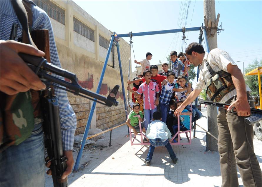 HALEP'TE SILAHLARIN GOLGESINDE BAYRAM