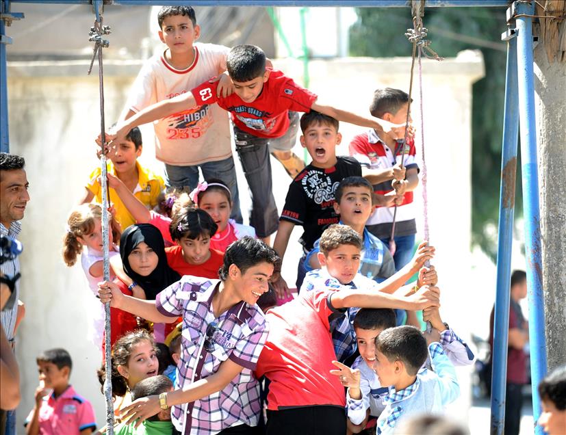 HALEP'TE SILAHLARIN GOLGESINDE BAYRAM
