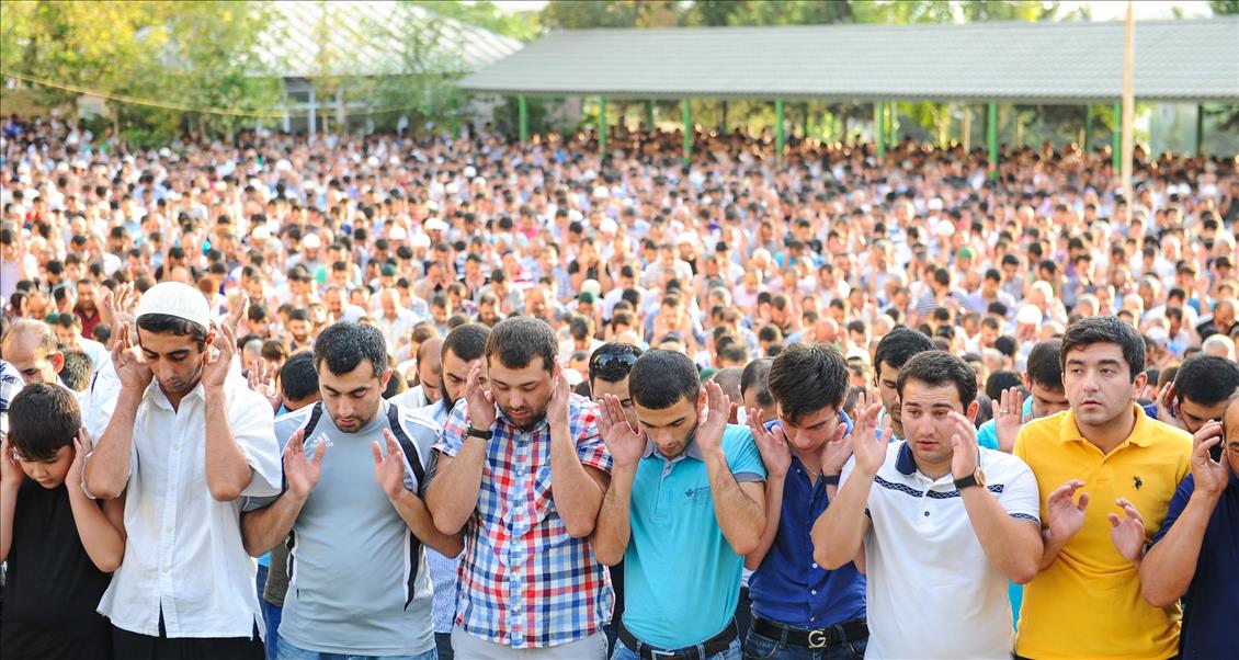 AZERBAYCANDA BAYRAM NAMAZI