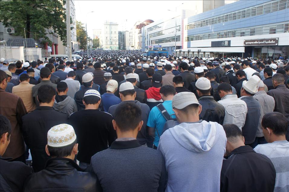 MOSKOVA'DA BAYRAM NAMAZI