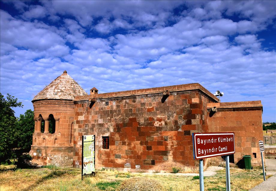 AHLAT KUMBETLERI