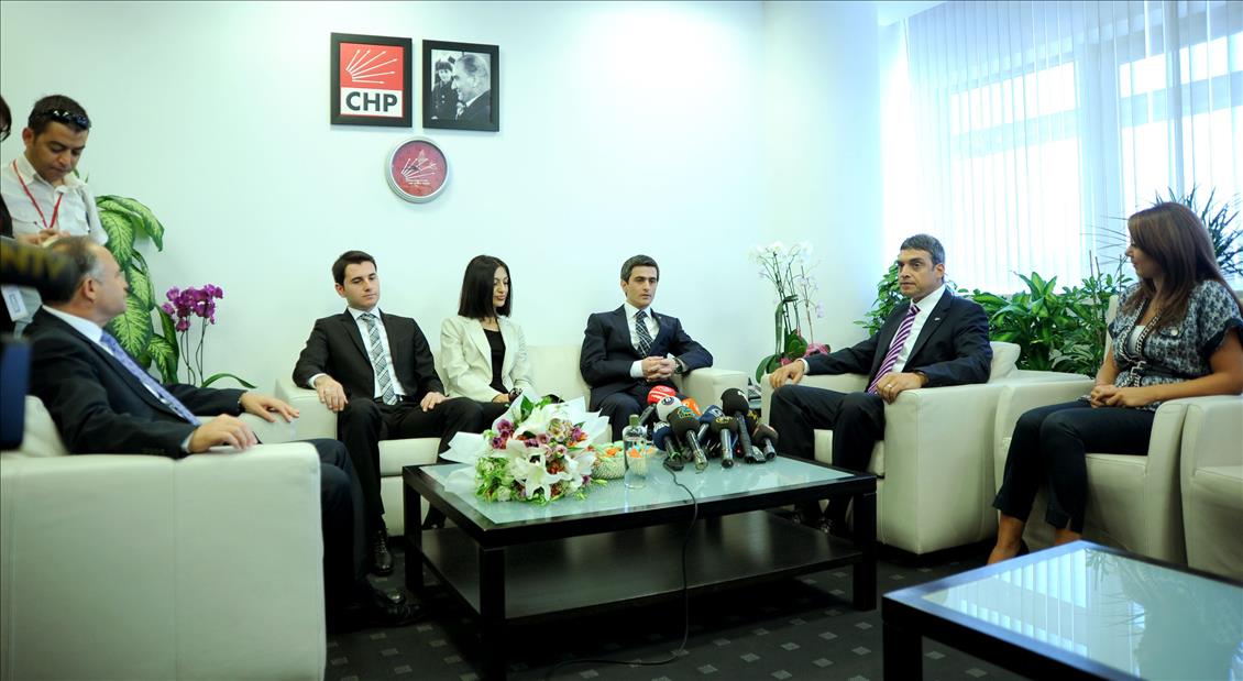 CHP'DE BAYRAMLASMA