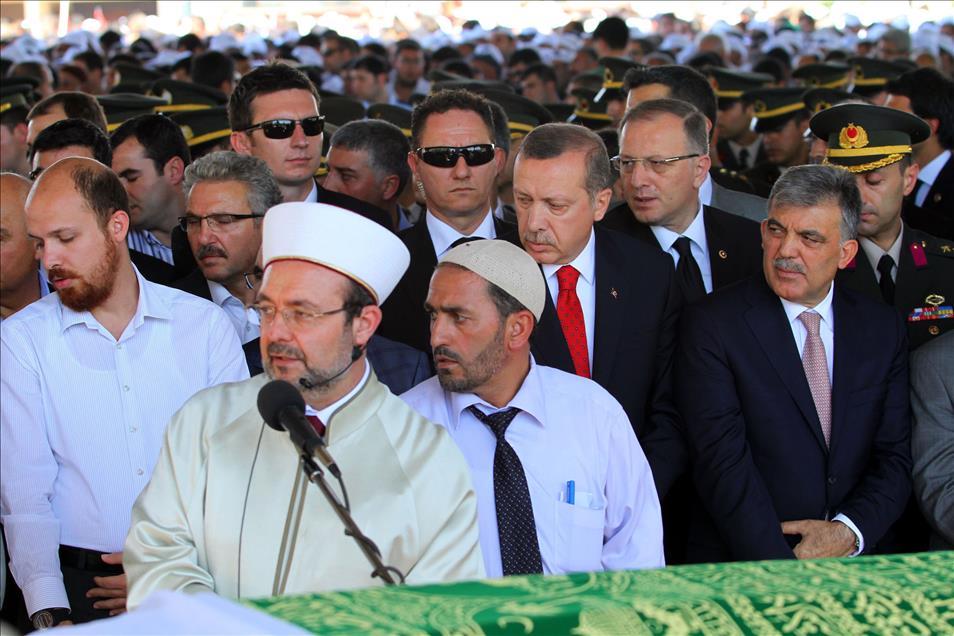 CUMHURBASKANI GUL, CENAZE TORENINE KATILDI