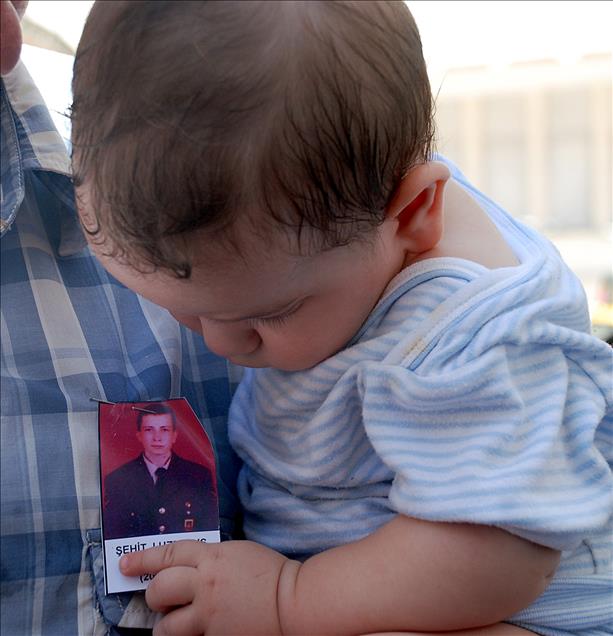 SIRNAK'TA ASKERLERI TASIYAN ARACIN DEVRILMESI